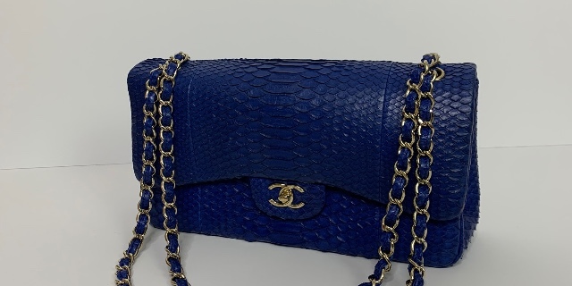 Poshmark banner for @ponytail